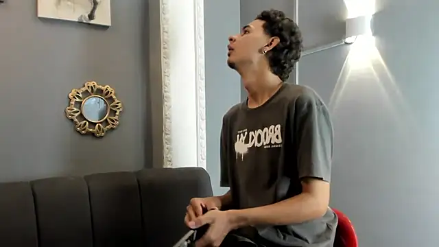 Snapshot of kenix_777 chatting on October 2025 07:36:02 PM kenix 777 online show from October 2025 07:36:02 PM