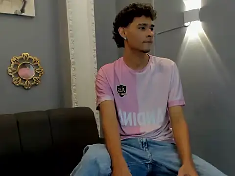 Snapshot of kenix_777 chatting on October 2025 07:45:02 PM kenix 777 online show from October 2025 07:45:02 PM