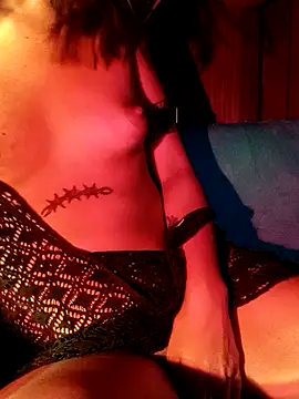 malvinaAAA online show from December 2025 02:20:01 AM