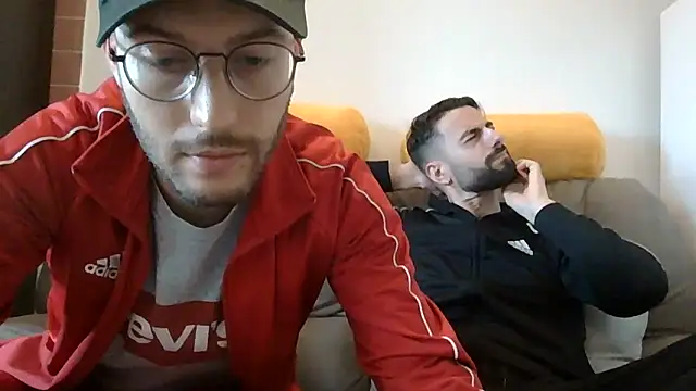 Amicisegreti online show from March 2026 11:13:01 AM