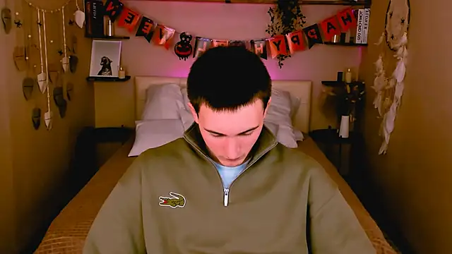 Snapshot of David__Diamond chatting on October 2025 03:49:01 PM David Diamond online show from October 2025 03:49:01 PM