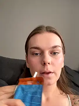 LisaFreier online show from September 2025 01:32:01 PM