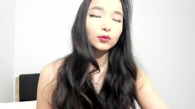 Soyun Mia online show from May 2026 01:29:02 PM