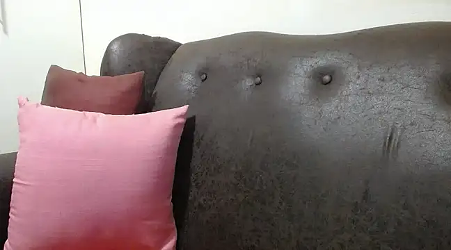 Snapshot of bustylaura4u chatting on February 2025 06:15:02 PM bustylaura4u online show from February 2025 06:15:02 PM