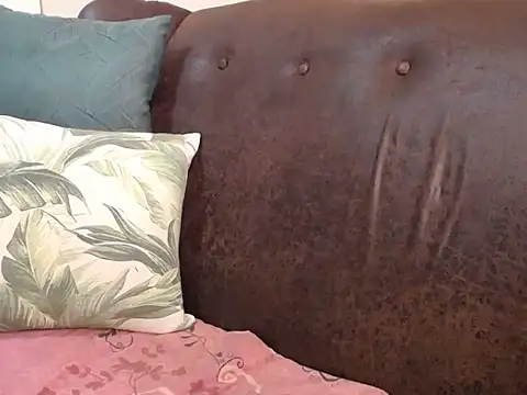 bustylaura4u online show from November 2025 08:17:01 AM