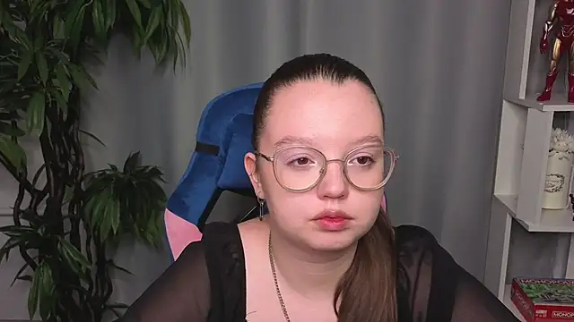 Snapshot of ElaineWilson chatting on October 2025 08:24:02 AM ElaineWilson online show from October 2025 08:24:02 AM