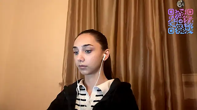 LinaMour online show from October 2025 10:10:01 PM