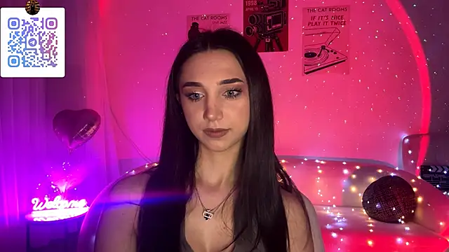 LinaMour online show from April 2026 10:22:01 PM