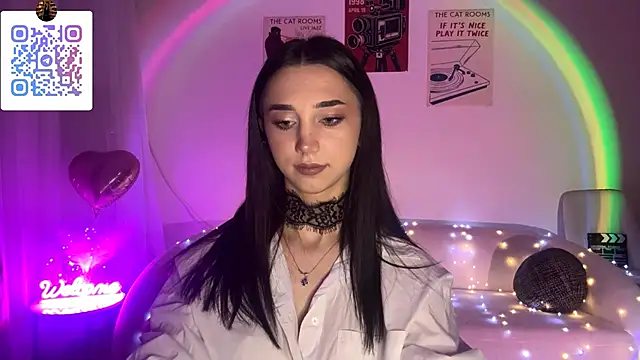 LinaMour online show from April 2026 10:34:02 PM
