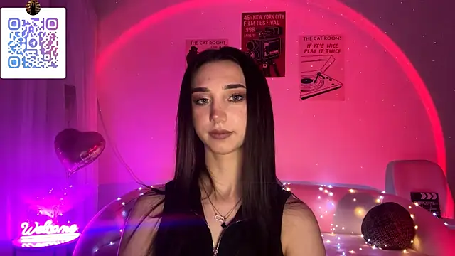 LinaMour online show from April 2026 10:40:01 PM