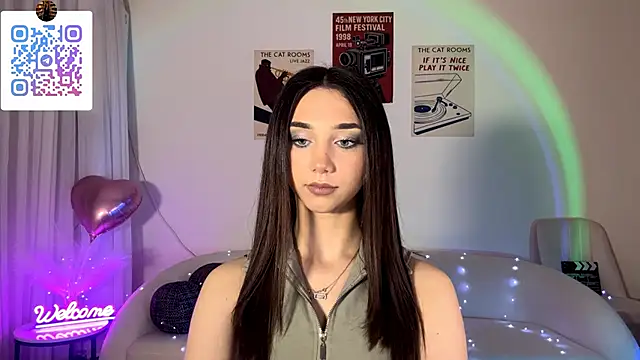 LinaMour online show from April 2026 10:27:01 PM
