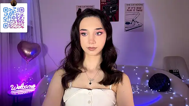 LinaMour online show from June 2026 10:25:01 PM