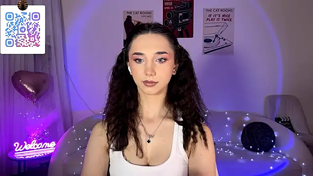 LinaMour online show from June 2026 10:32:01 PM