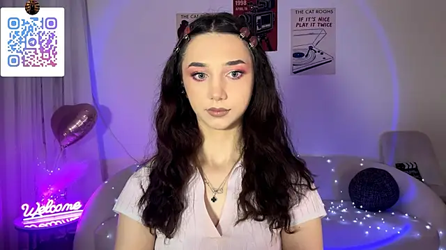 LinaMour online show from June 2026 10:19:02 PM