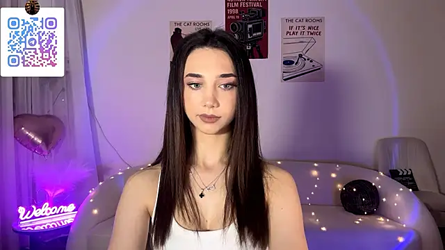 LinaMour online show from June 2026 10:47:02 PM