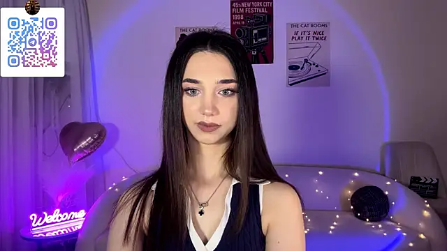 LinaMour online show from June 2026 10:12:01 PM