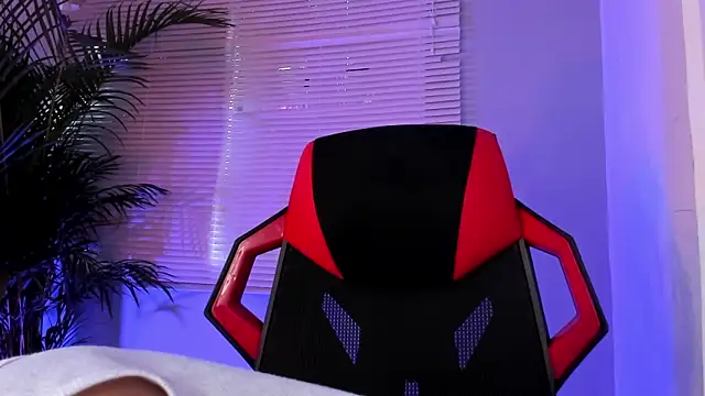 Alexander Diiaz online show from September 2025 12:30:01 PM