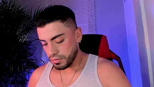 Alexander Diiaz online show from October 2025 12:03:01 PM