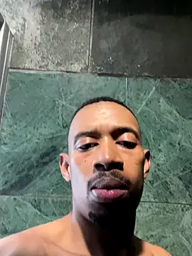 Snapshot of fitsexyman chatting on November 2025 10:04:02 AM fitsexyman online show from November 2025 10:04:02 AM