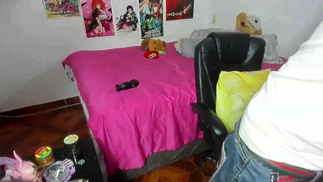 Snapshot of LovexJuxn_ chatting on November 2025 04:40:02 PM LovexJuxn online show from November 2025 04:40:02 PM