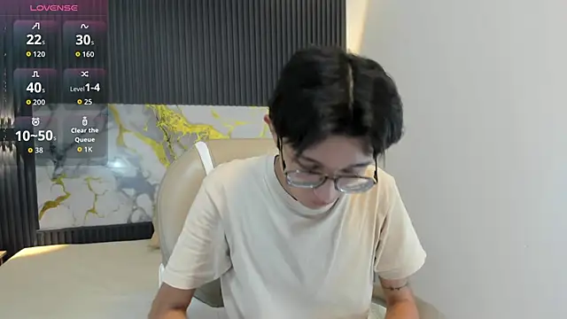 SantiagoRusso18 online show from November 2025 02:11:01 AM