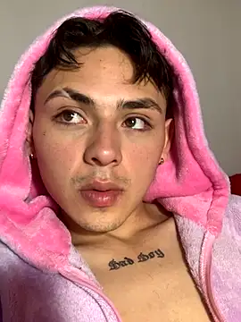 Vittorio 19 online show from September 2025 07:52:02 AM