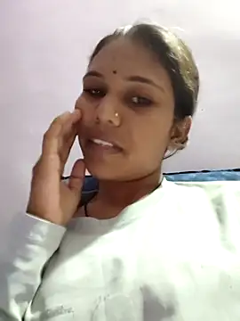 Snapshot of Live-queen08 chatting on October 2025 04:37:01 PM Live-queen08 online show from October 2025 04:37:01 PM