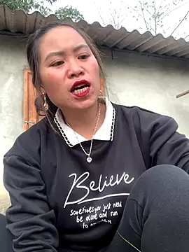 tuyetnhi-00 online show from December 2025 01:47:01 AM