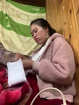 tuyetnhi-00 online show from February 2026 12:31:01 AM