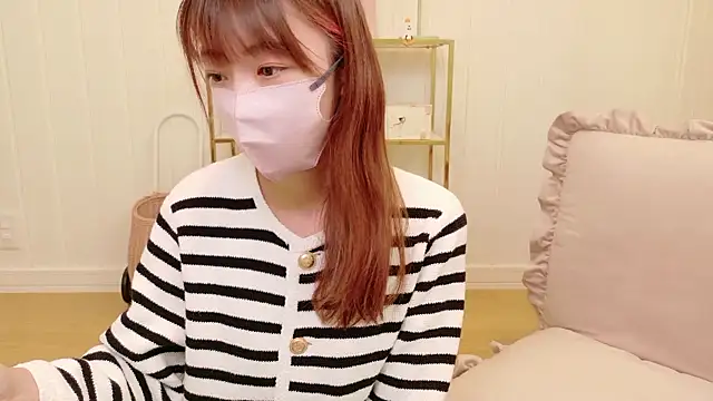 Snapshot of SUZU_1201 chatting on September 2025 04:03:01 AM SUZU 1201 online show from September 2025 04:03:01 AM