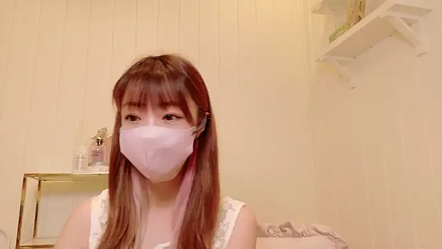 Snapshot of SUZU_1201 chatting on October 2025 12:05:02 AM SUZU 1201 online show from October 2025 12:05:02 AM