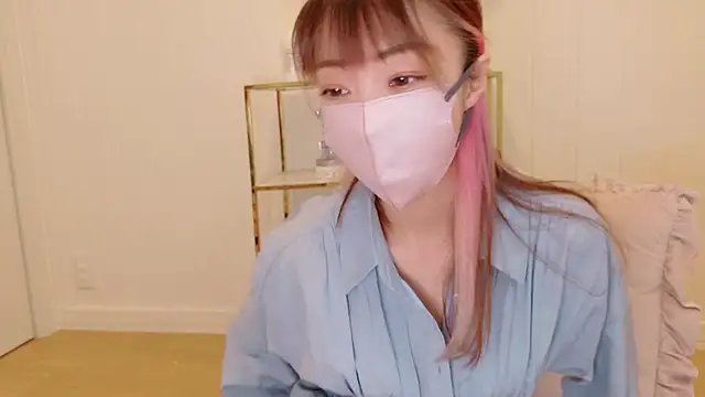 Snapshot of SUZU_1201 chatting on October 2025 12:02:01 AM SUZU 1201 online show from October 2025 12:02:01 AM