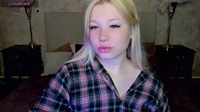 Diana Dream online show from September 2025 08:12:02 PM