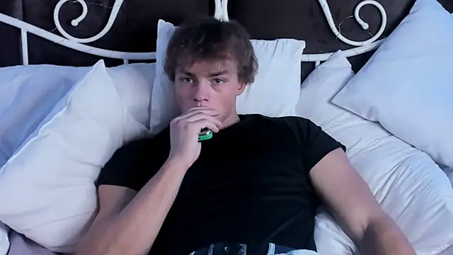 ChaseMuscular online show from September 2025 10:31:01 AM