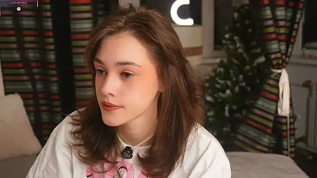 ttragedienne online show from December 2025 03:15:01 AM