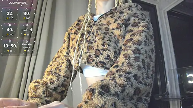 Ella Vee online show from October 2025 02:45:02 AM