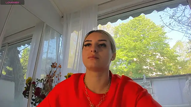 Ella Vee online show from April 2026 05:19:01 AM