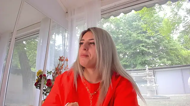 Ella Vee online show from May 2026 05:45:02 AM