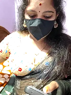 luci-queen online show from September 2025 03:57:01 PM