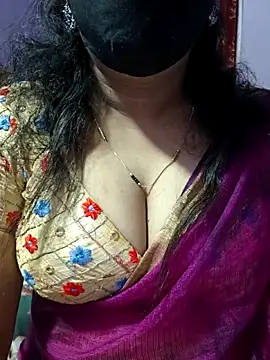 Snapshot of luci-queen chatting on November 2025 04:44:02 AM luci-queen online show from November 2025 04:44:02 AM