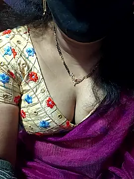 Snapshot of luci-queen chatting on December 2025 02:41:02 AM luci-queen online show from December 2025 02:41:02 AM
