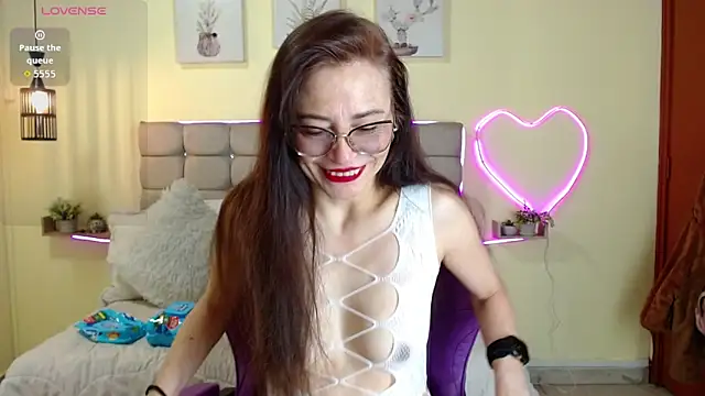  naomi s online show from June 2026 01:46:01 PM