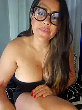 Snapshot of Nicoleefaith_ chatting on November 2025 06:43:01 PM Nicoleefaith online show from November 2025 06:43:01 PM