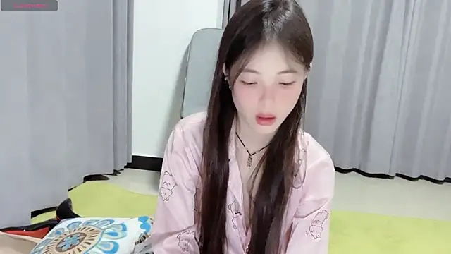 nuonuo321 online show from November 2025 10:37:02 AM