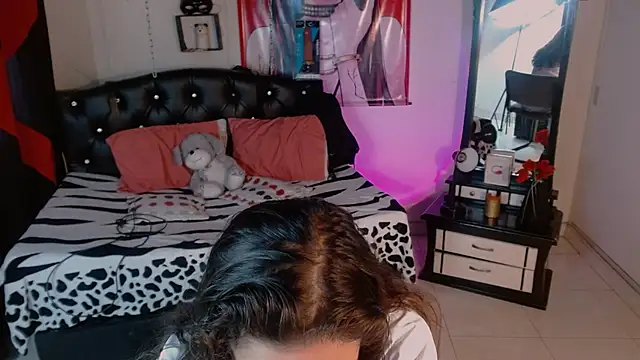 Snapshot of Skylovershot chatting on October 2025 07:45:02 PM Skylovershot online show from October 2025 07:45:02 PM