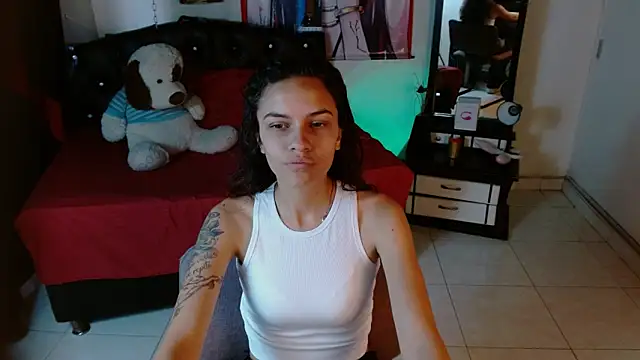 Snapshot of Skylovershot chatting on November 2025 07:24:01 PM Skylovershot online show from November 2025 07:24:01 PM