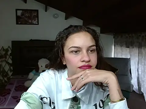 Snapshot of Skylovershot chatting on November 2025 01:55:01 PM Skylovershot online show from November 2025 01:55:01 PM