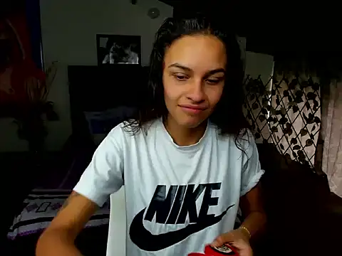 Snapshot of Skylovershot chatting on December 2025 01:39:01 PM Skylovershot online show from December 2025 01:39:01 PM