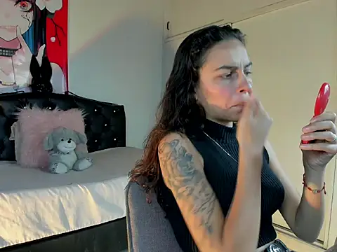 Skylovershot online show from February 2026 01:44:02 PM