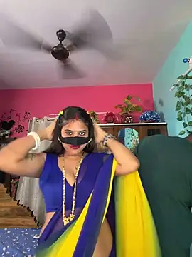 Snapshot of V-Hot-Sweti chatting on April 2026 05:50:02 PM V-Hot-Sweti online show from April 2026 05:50:02 PM